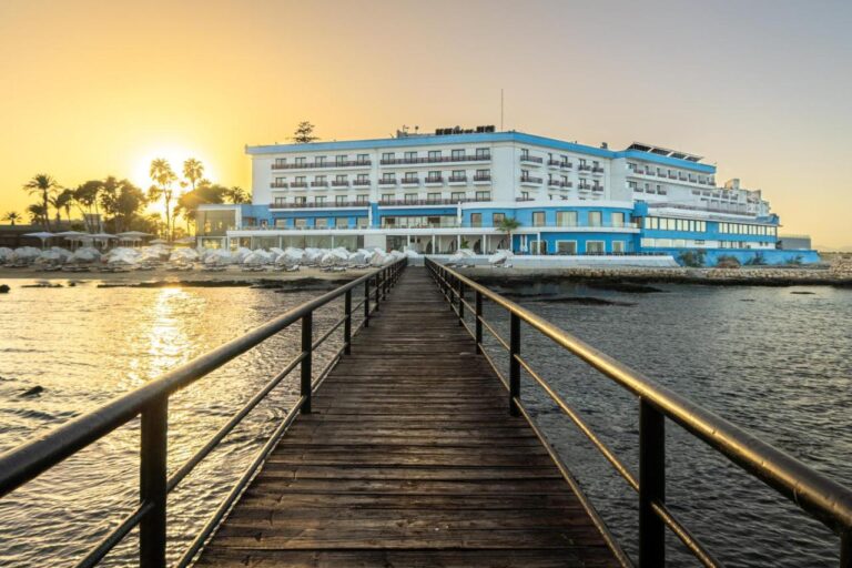 Arkin Palm Beach, Famagusta casino, North Cyprus resort, beachfront casino Famagusta, luxury spa North Cyprus, casino hotel Famagusta, private beach Cyprus